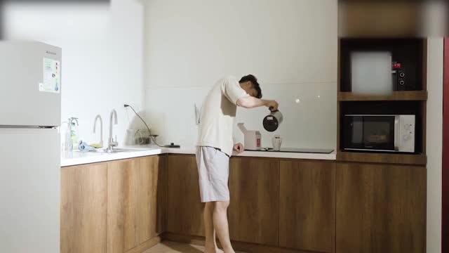 【打疫苗送服务护士上门国产剧情】 预览截图 2