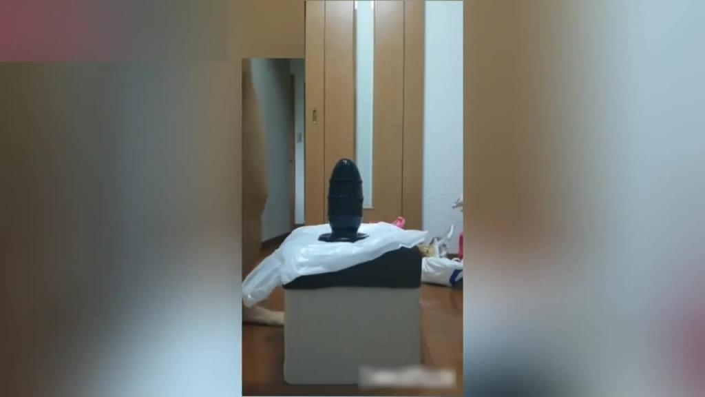 【万人求购-拳交扩张高中生】国内虐阴拳交扩张年龄最小玩家,用的都是最大号阳具 预览截图 1