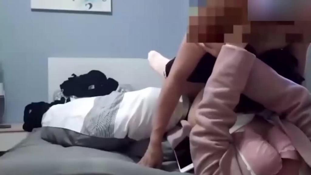 真实强上已婚女同事没忍住内射 预览截图 7