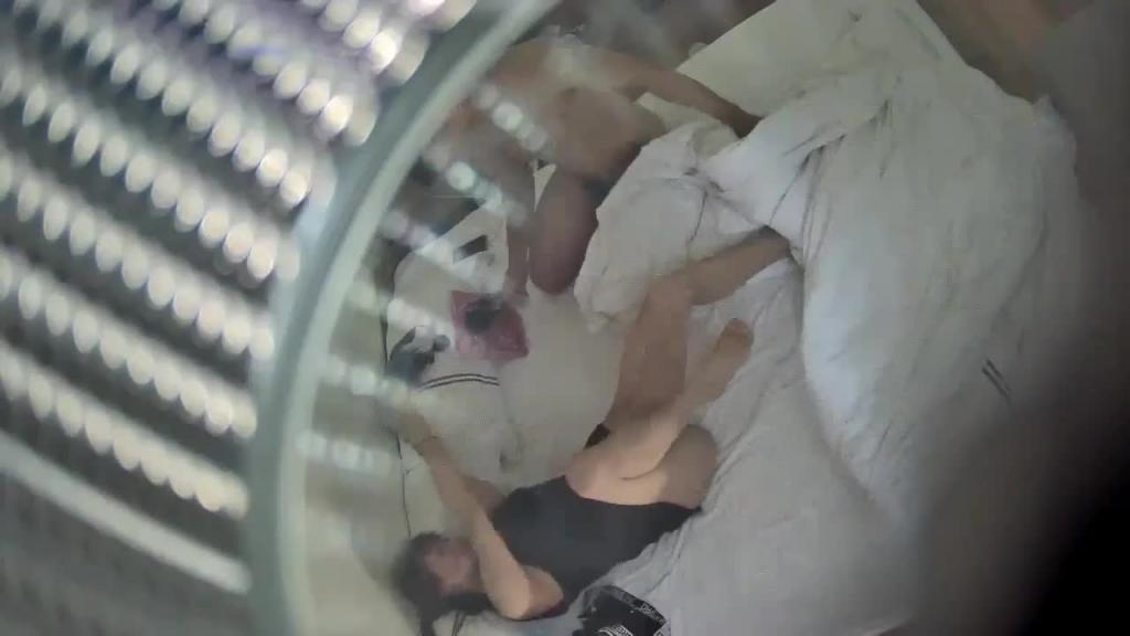 富姐和干儿子偷情 不料被酒店偷台流出 预览截图 2