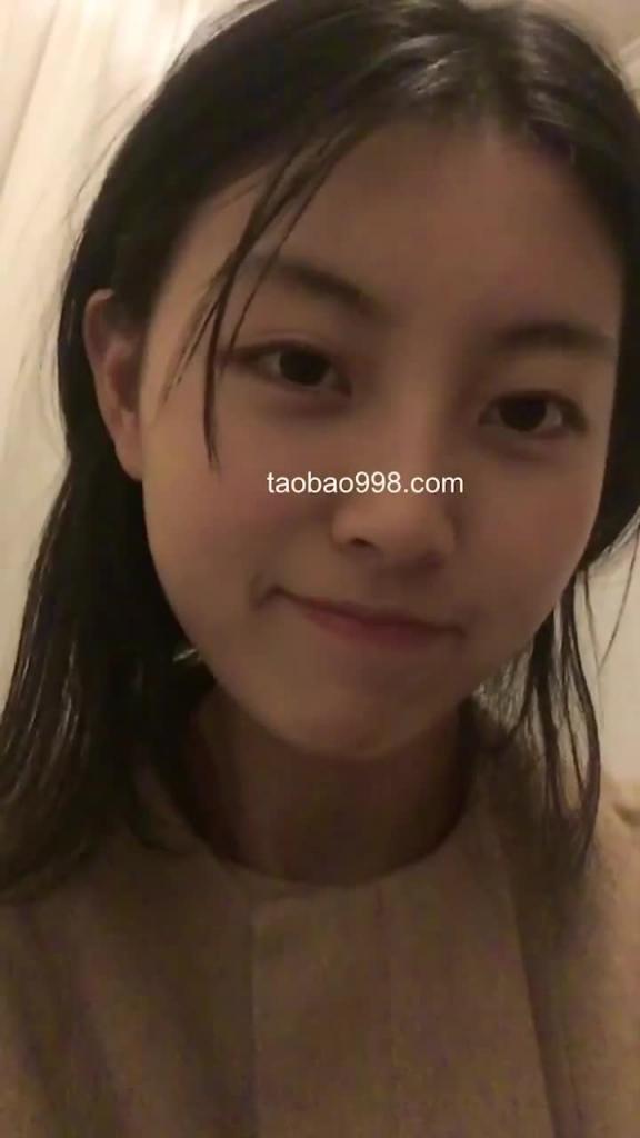 【男友泄密】中经贸学院刘依纯 噼腿分手后被男友裸照威胁索要一万元 预览截图 9