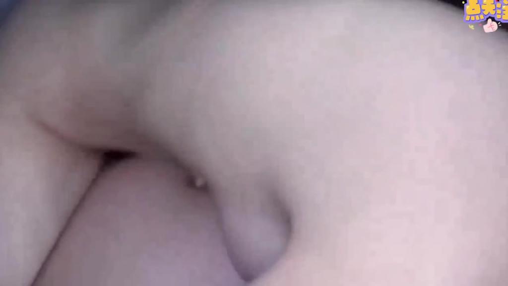 【硬核重磅泄露】身材一级棒小母狗，高跟油亮丝袜LED大车灯 预览截图 11
