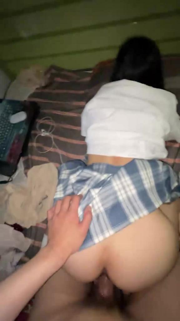 【乱伦表妹】去舅舅家寄宿JK少女臣服在我胯下 预览截图 10