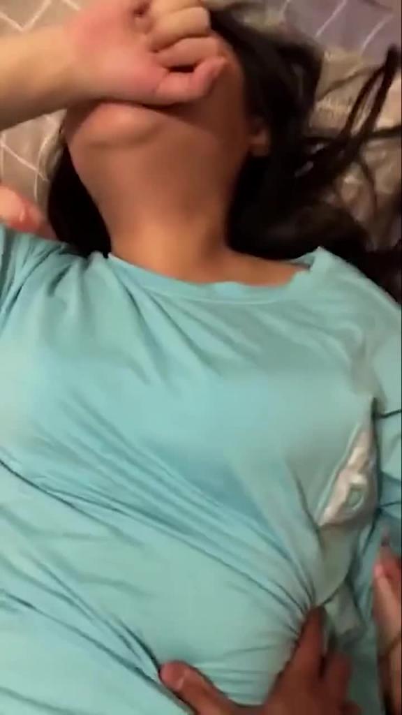 姐弟乱伦弟弟放假憋得慌,用淫荡姐姐的小穴释放 预览截图 12
