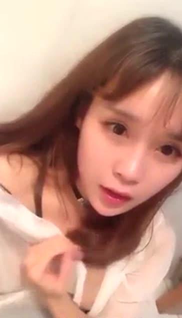 高颜值长相清纯萌妹子KIKI第二部 自慰高潮喷水逼逼无毛很是诱惑 预览截图 10