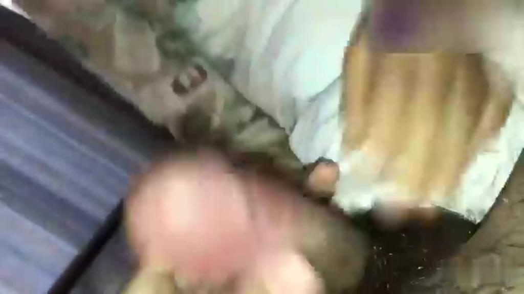 【乱伦小侄女】趁她父母不在家带到酒店射精在逼逼上 预览截图 4