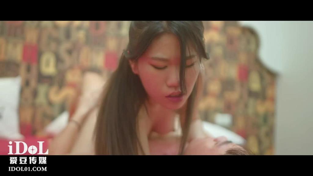 ID5374-同学聚会再操已为人妻的学妹-小乔 预览截图 10