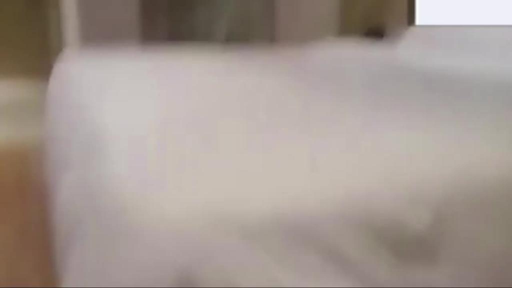 【探花拔套】小哥偷偷拔套操射 预览截图 1