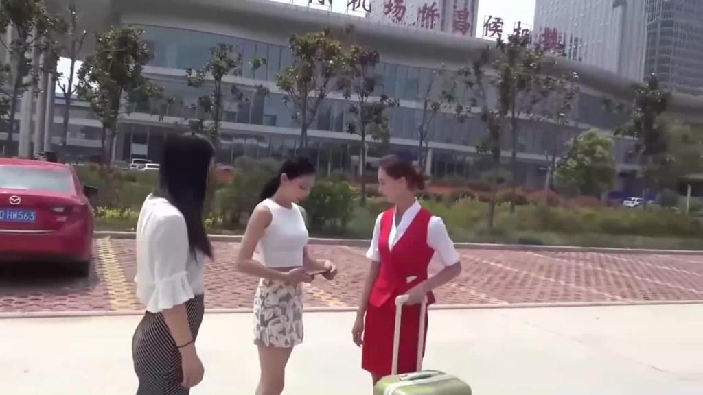 🇨🇳运毒空姐 张美熙 出郑州机场当场逮捕，拉回局子严刑拷打😓中文对白剧情原创【SM虐待调教】 预览截图 1
