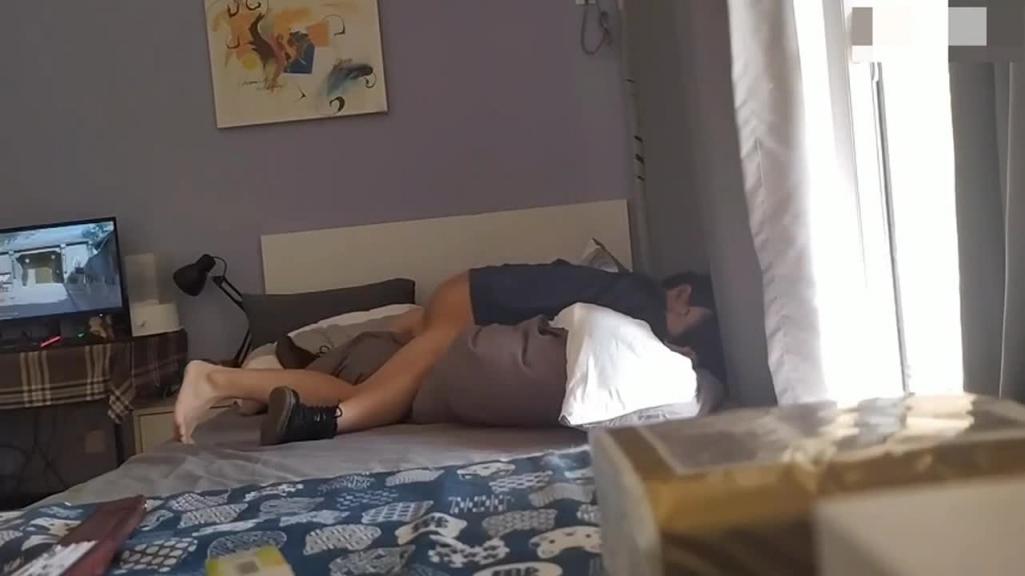 《兄妹乱伦》懵懵懂懂两兄妹,相依为命! 预览截图 3