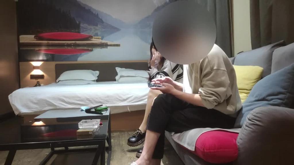 探花阿良-约操19岁刚破处的学生妹 BS-173 预览截图 2