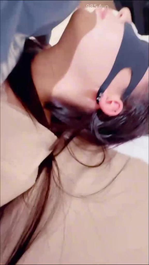 【超极品嫩妹】偶然饭局上认识的妹妹高二同学,私下加微信好不容易才哄出来 预览截图 9