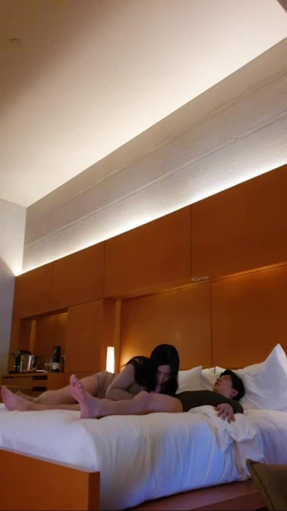 【真实偷拍】约丰满美女酒店做爱，换了几个姿势猛猛地肏，这肉感十足! 预览截图 3