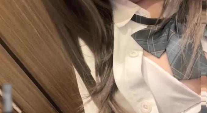 高颜值嫩妹京鱼儿露脸私拍奶子坚挺圆大无毛私处极粉 预览截图 2