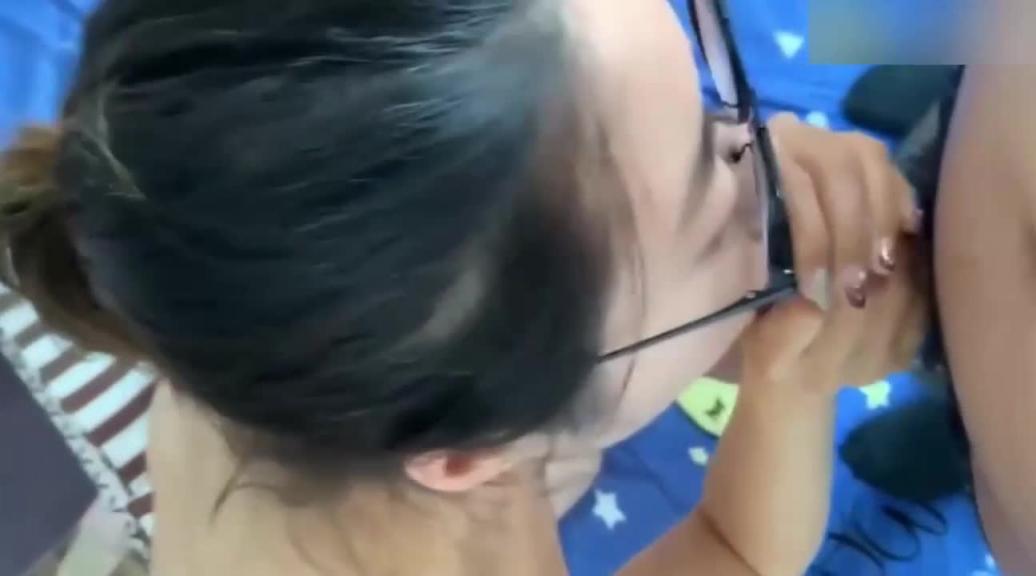 禁忌乱伦之恋真实姐弟乱伦姐姐勾引弟弟上床 预览截图 9