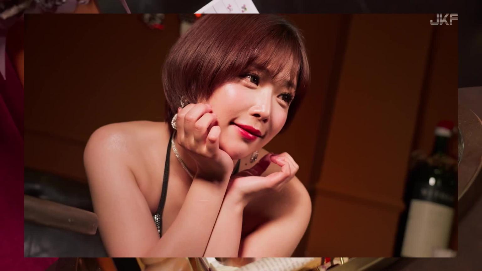 【JKF杂志】2024 12月号 COVER STORY 「全能系才女」纱仓真菜 预览截图 10