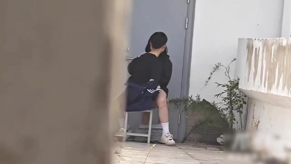 广西职业技术学院,小情侣在天台激情野战啪啪!骑乘做爱视频曝光! 预览截图 9