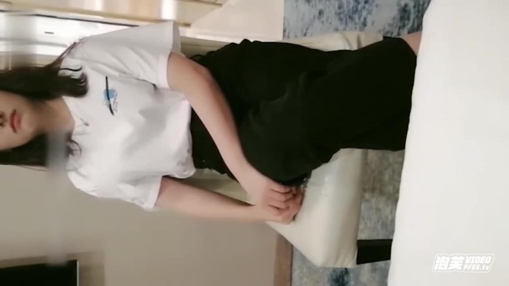 无良大叔步步套路骗炮清纯女学生 预览截图 1