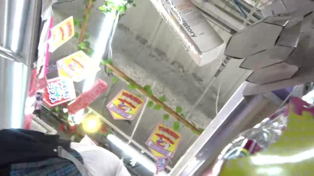 【偷拍裙底】跟踪抄底性感JK小姐姐,小白内内 预览截图 3