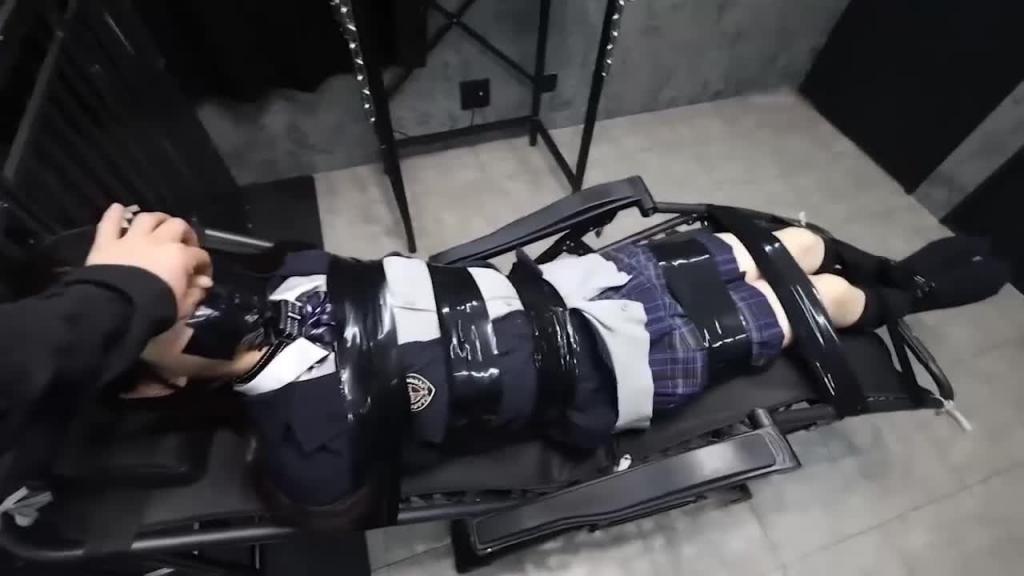【调教逃亡】Lemon柠檬美少女全身束缚窒息训练 预览截图 1