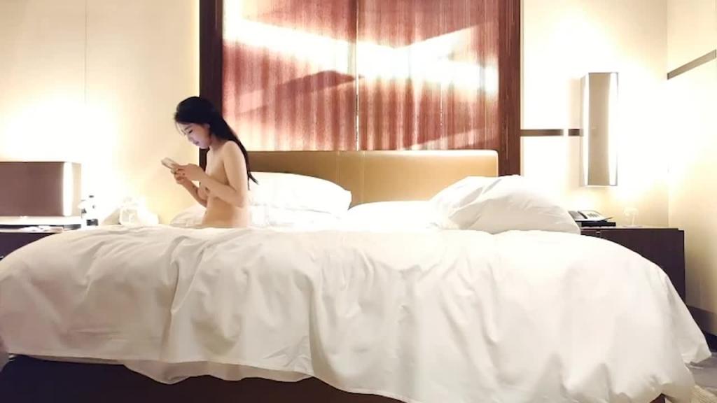 【探花寻欢】约到古典美女在浴室就让跪舔 预览截图 12