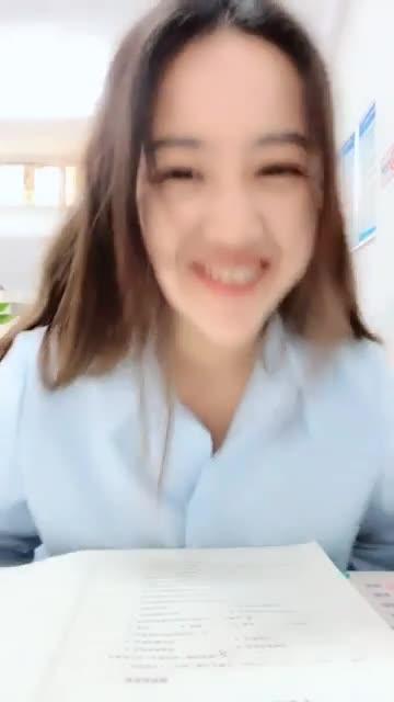 某学校高中班主任老师竟然敢在办公室跳蛋自慰万万没有想到平时的老师这么凶背后玩的这么刺激 预览截图 4