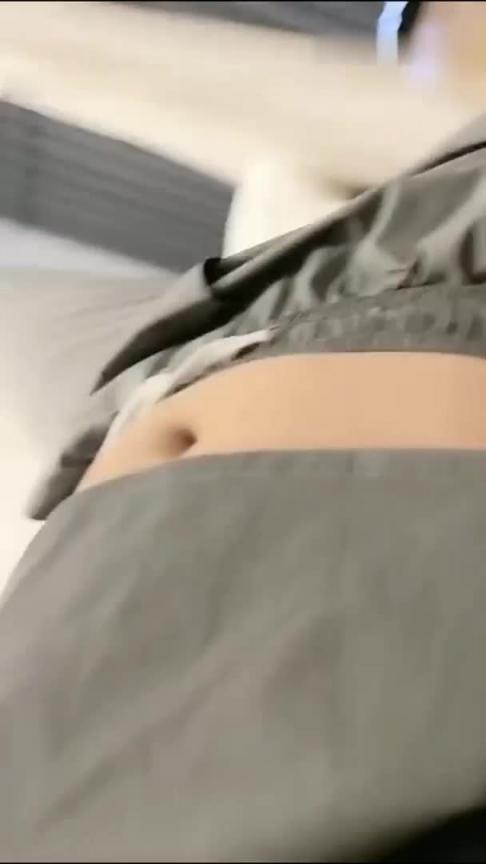 贵宾床上的黑丝尤物颜值高身材好～撅着屁股给狼友看美鲍特色 预览截图 11