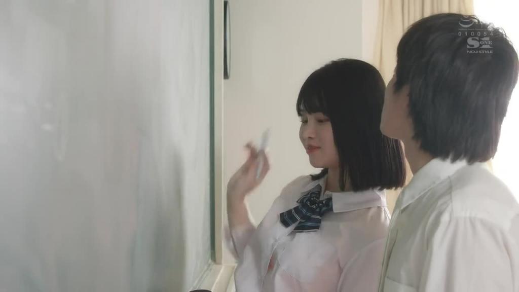 身为教师的我对于成长中的女学生的胸部失去理智,多次吐精在她身上。日向枫 SSIS-891 预览截图 12