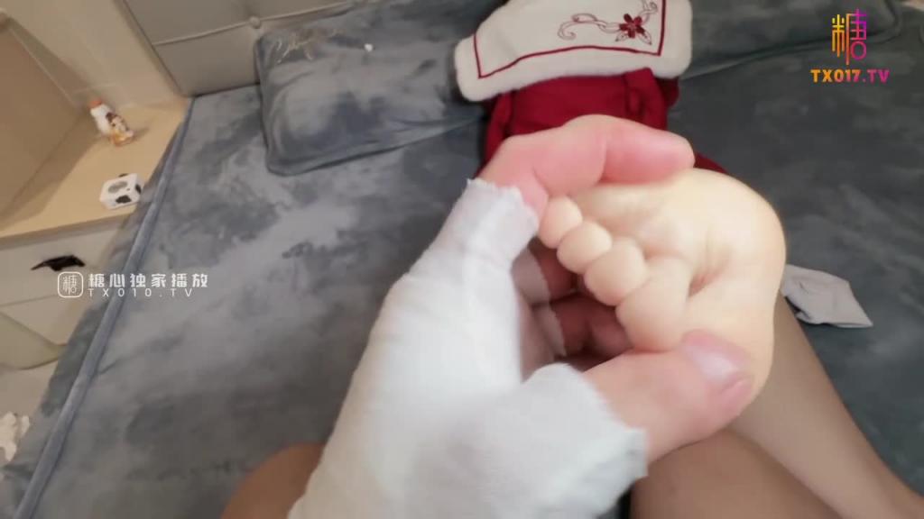 【小欣奈】-春节的蜜汁嫩穴调教哥哥们新年快乐可以吧你的精液都射给欣奈嘛？ 预览截图 6