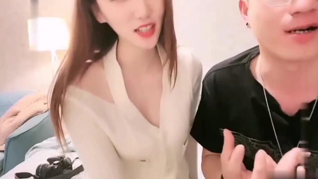 土豪与极品女友做爱自拍,这颜值 预览截图 4