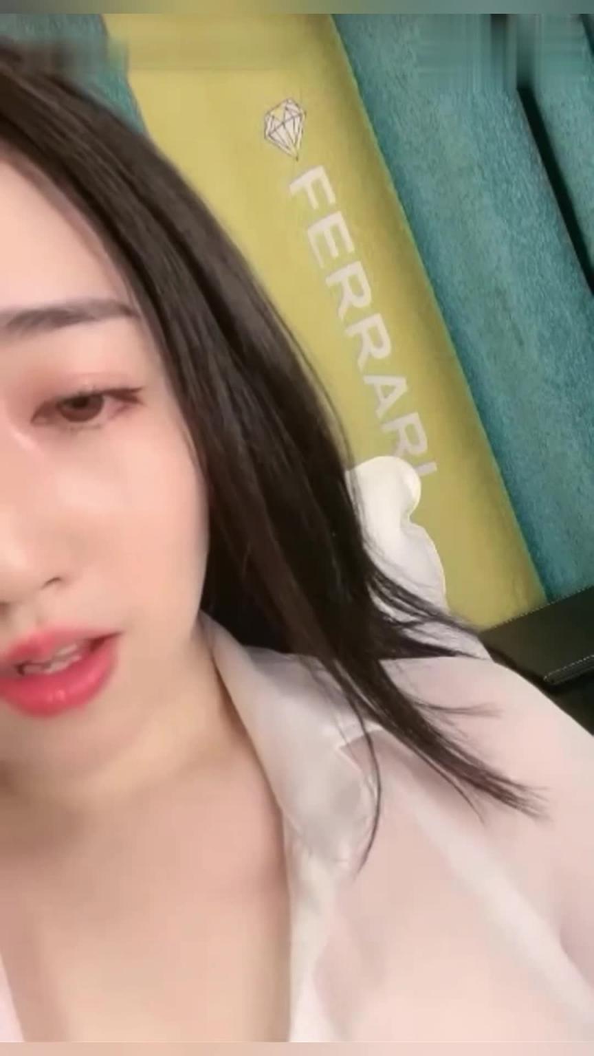 【女神提百万】今天口水好多爸爸射我嘴里撸点满满 预览截图 12