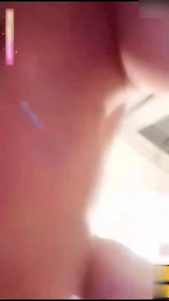 哥哥乱伦刚成年妹妹!破处极品白虎嫩穴 预览截图 11
