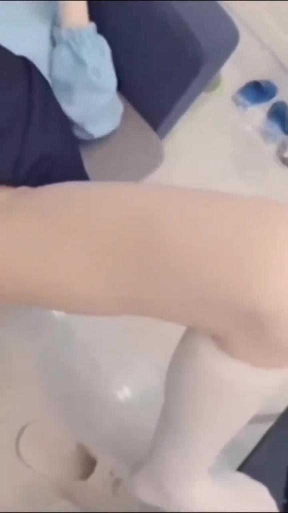哥哥偷窥妹妹洗澡没忍住把妹妹操了 白虎嫩穴 预览截图 4