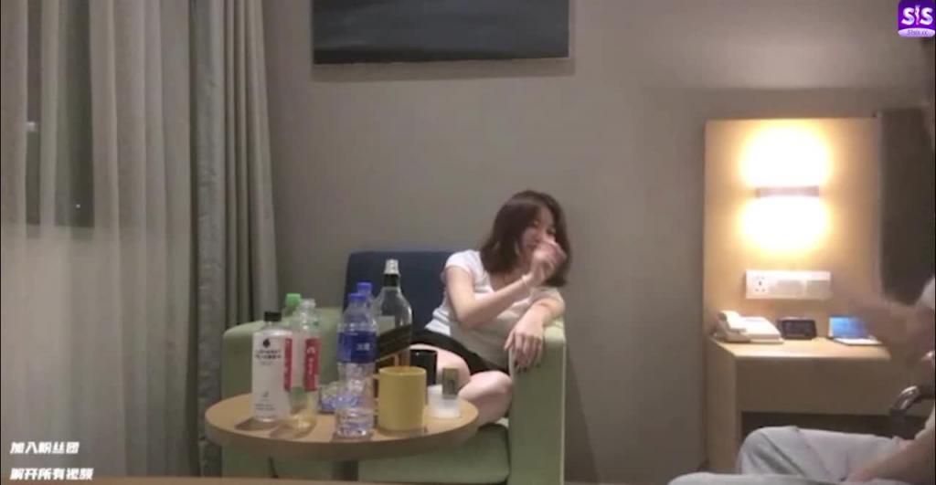 666专约良家 强上醉酒妹 你这个人渣放开我! 预览截图 1