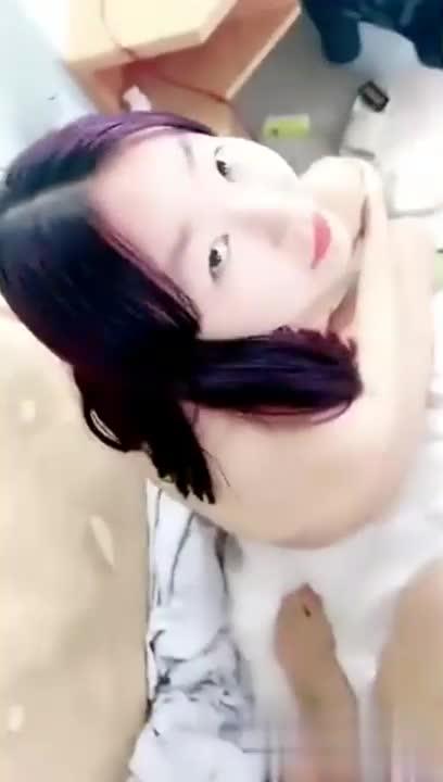 震撼群P大战一群零零后妹子 预览截图 1
