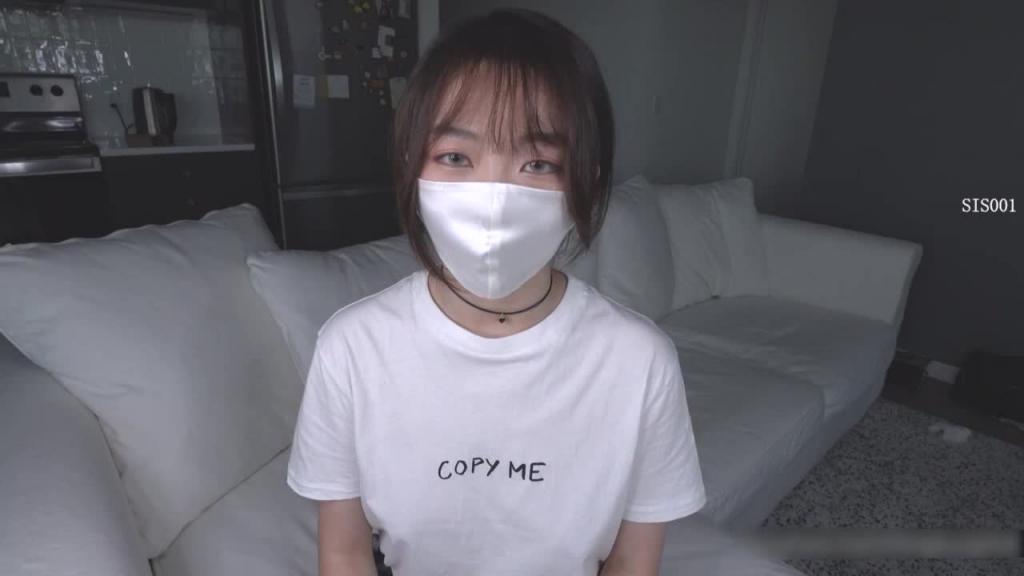 [HongKongDoll]白色JK制服后入，爆操肥美嫩穴从沙发干到厨房 预览截图 2