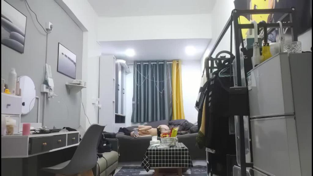 肌肉小哥在家狂干亲妹妹 预览截图 9