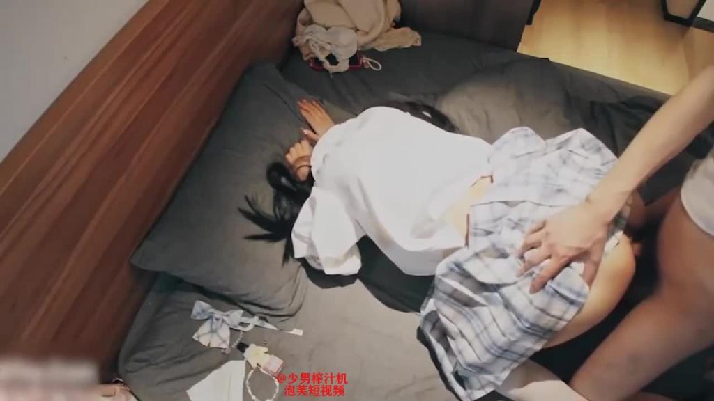 【白嫩萝莉】让我美丽的白晳女友穿上JK服装挑逗,开发她淫荡的一面 预览截图 10
