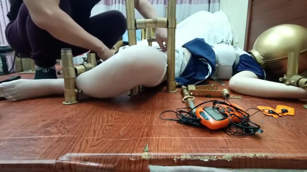 🇨🇳虐中国女奴😍头带钢盔电钻钻逼😓【SM虐待调教】 预览截图 9