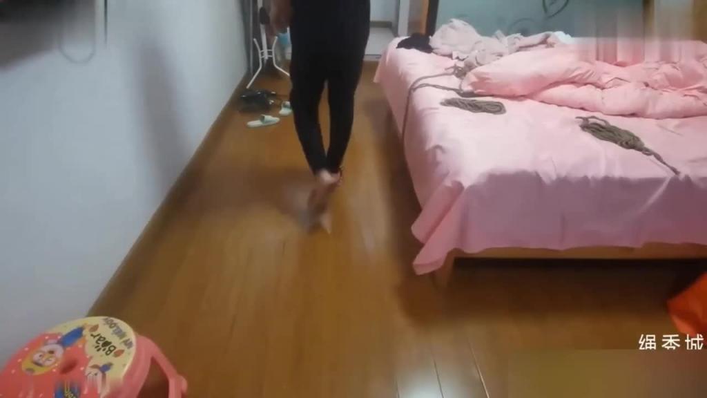 刺激对白卖片两口子,大胆调教真实自拍 预览截图 3
