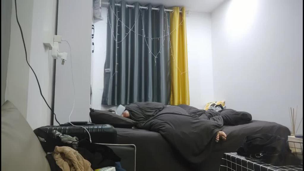 肌肉小哥在家狂干亲妹妹 预览截图 12