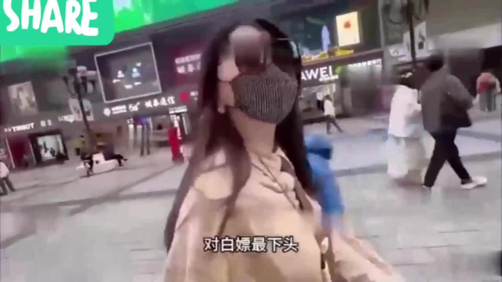 推特泄密成都约操极品白虎女神逛街吃火锅露出,白臀蜜穴爆操- 预览截图 2