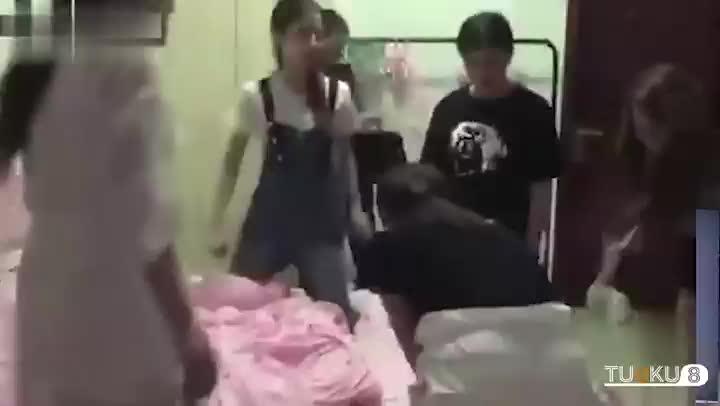 网曝校园抓奸 只因小姑娘和她男友有染 预览截图 9