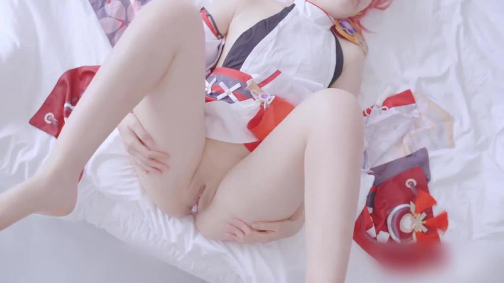 原神cosplay《八重神子 仙狐宫司异闻录》宫司大人终究是露出了她的狐狸尾巴 预览截图 12