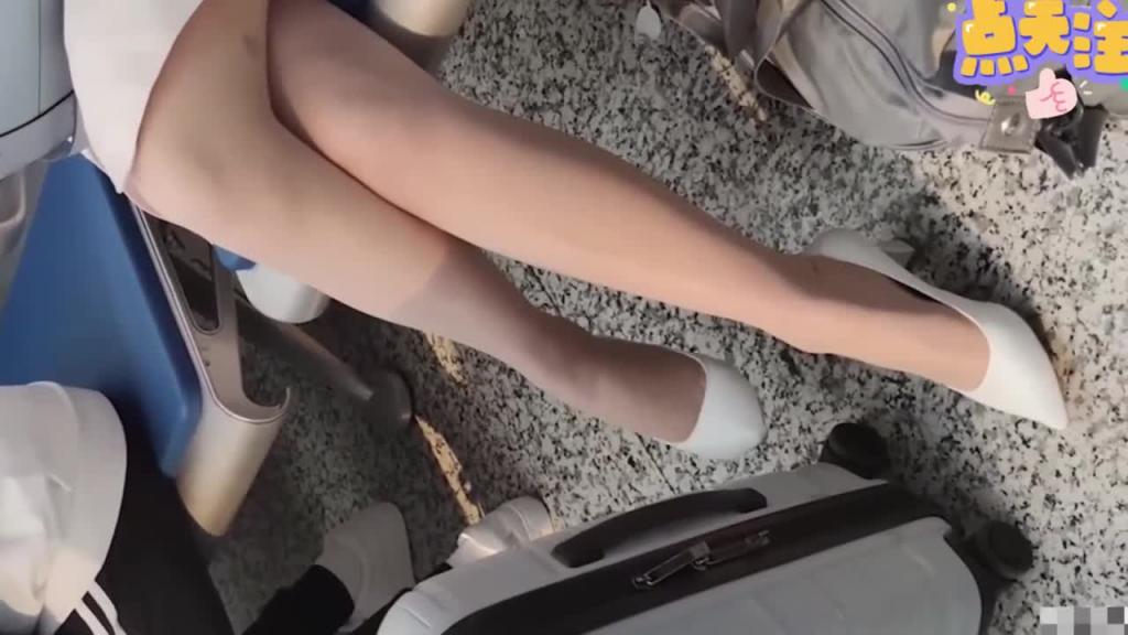 福利-精选 硬核偷拍 火车站偷拍丝袜美少妇 预览截图 9