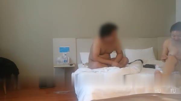 【师生乱伦】45岁老教师，穿开档丝袜，勾引懵懂青少年 预览截图 9