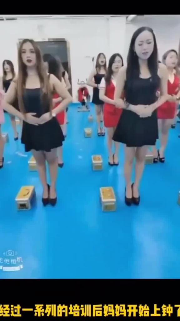 【抖音风剧情故事汇】我的妈妈是只鸡(第一集)骚妈是如何从农村妇女变成妓女。。。。 预览截图 4
