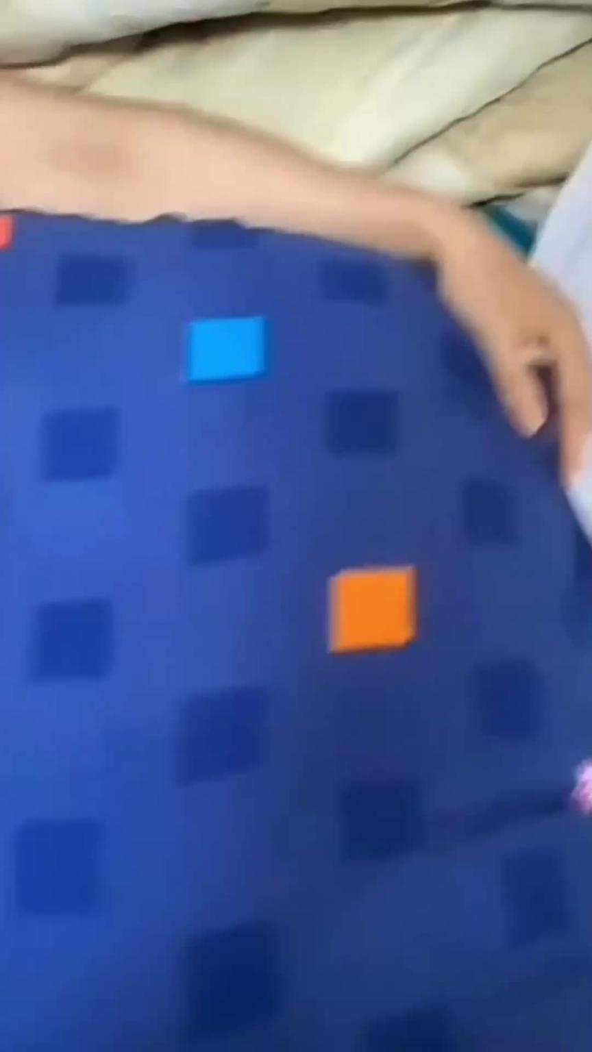 【母子乱伦-硬拉着拖地的骚妈强上】妈妈那里痒，里面痒，叫声可射 预览截图 5