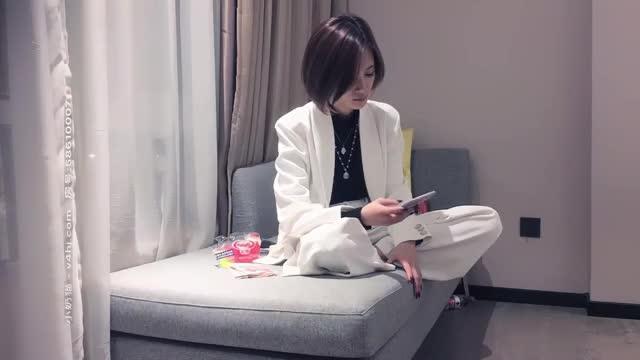【文轩探花】第二场约了个小陈以前约过的白色外套短发妹子啪啪 预览截图 2