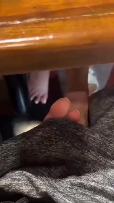浙江混血大学生Leavesandheaven穿AJ在金主胯下吞精一看就是有性瘾的水娃 预览截图 12